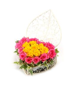 send heart mixed rose arrangement to japan